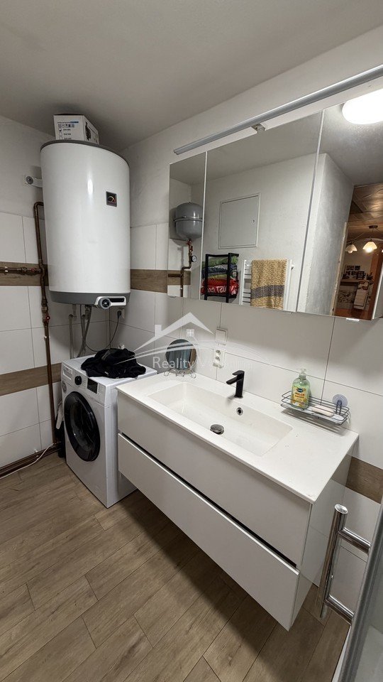 tn_zoom_filename_73027 tn_zoom_filename_73027